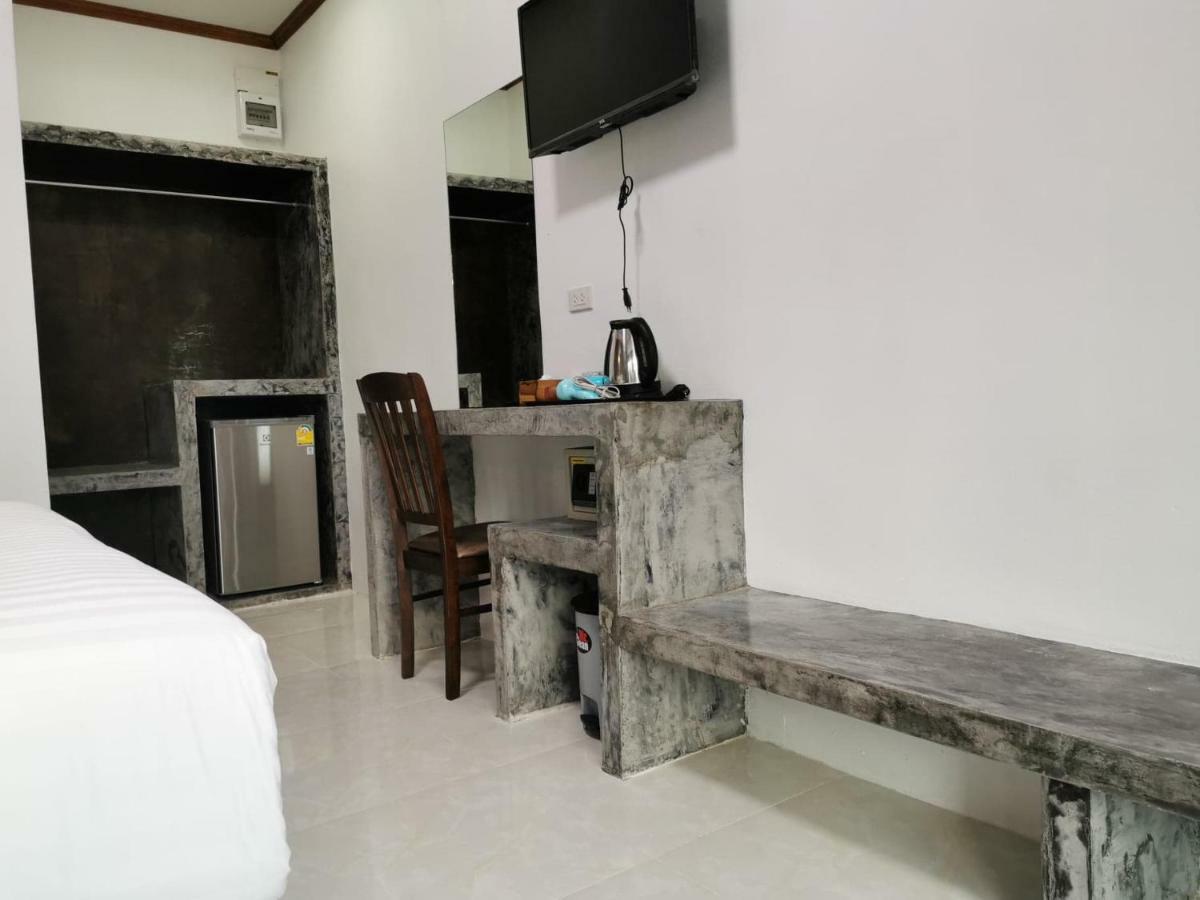 Laila​ Place Hotel Koh Lanta Bagian luar foto