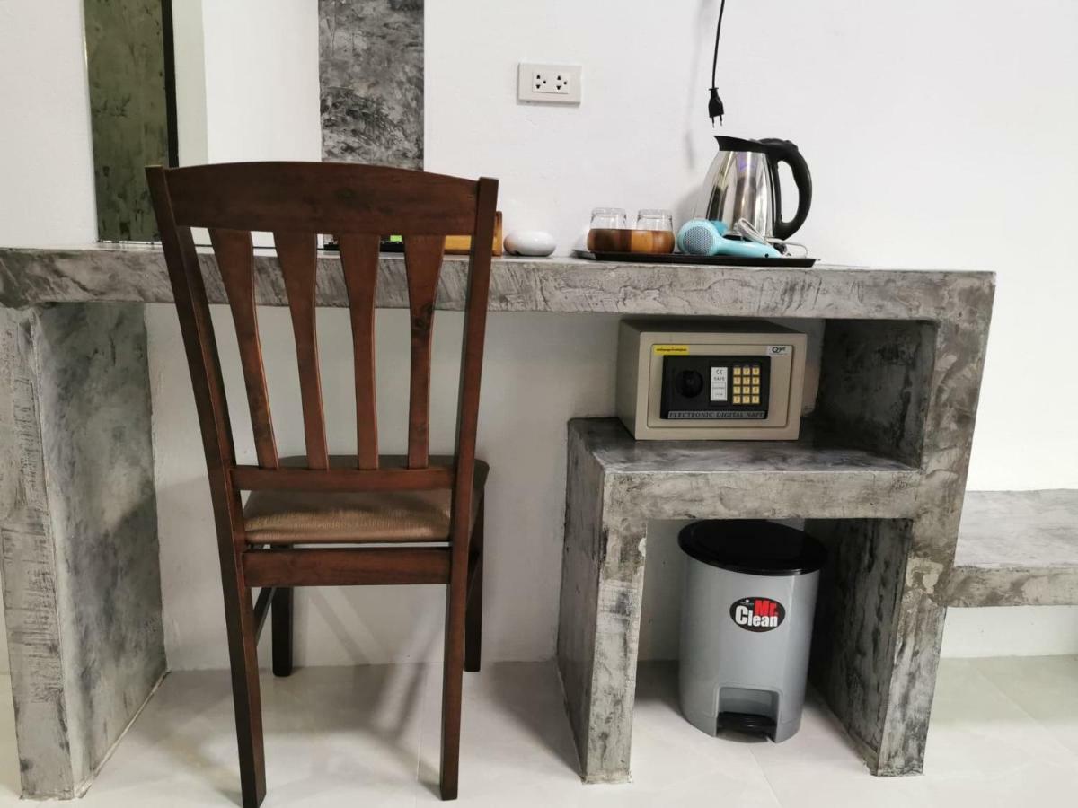 Laila​ Place Hotel Koh Lanta Bagian luar foto